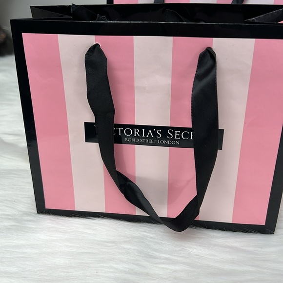 (3) Victoria’s Secret Iconic Pink Striped Logo Gift Bags, Shopping Bags - Picture 4 of 9